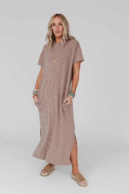 women's tall dressesThe Nest Easy Days Maxi Slit Tee Dress - Acorn