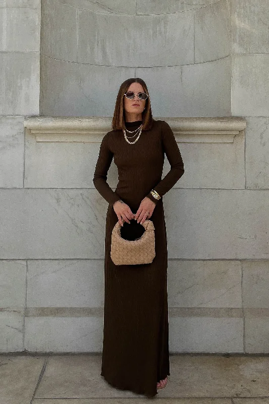 High-Neck DressROWAN LONG SLEEVE MAXI DRESS / BROWN