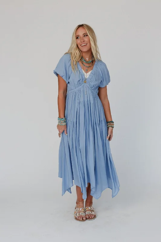 Knit DressTulip Twist Maxi Dress - Blue