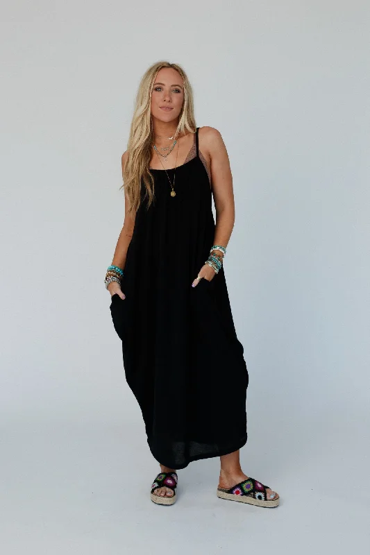 Solid Color DressThe Nest Simple Serene Maxi Dress - Black