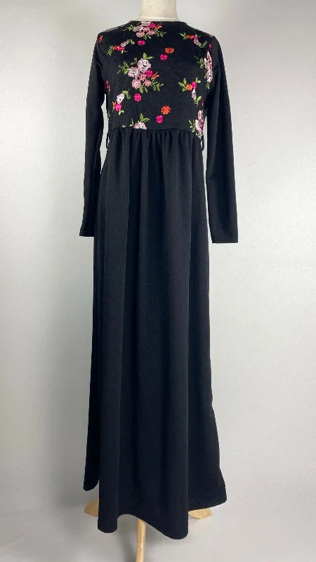 Shift DressLong Sleeve Maxi Dress with Flower Embroidery, Black