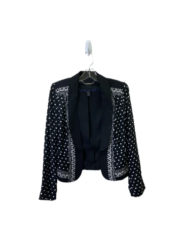 women's coats for maximalist fashion loversBLAZER WHITE HOUSE BLACK MARKET in BLACK & WHITE, Size: M